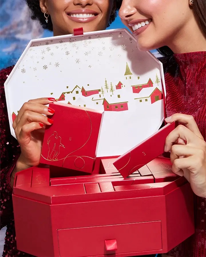 Адвент календар KIKO MILANO Snow-Kissed Holiday Advent Calendar
